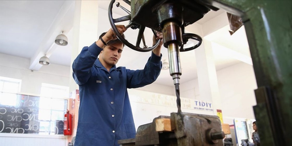 Çocuk Emeği ile Meslek Eğitimi Arasına Sıkışan Bir Model: MESEM